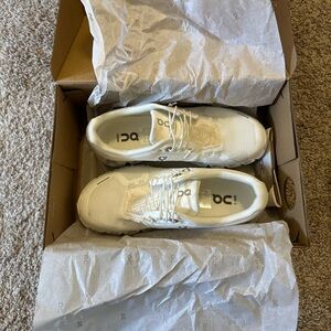 Womens ON Cloud 5 Shoes Size:7 White